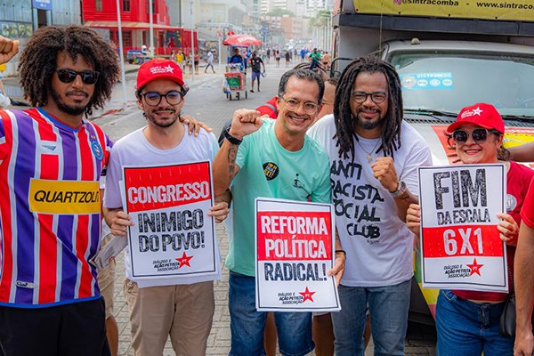 Kleber Rosa lidera mobilização pelo fim da escala 6x1 em Salvador