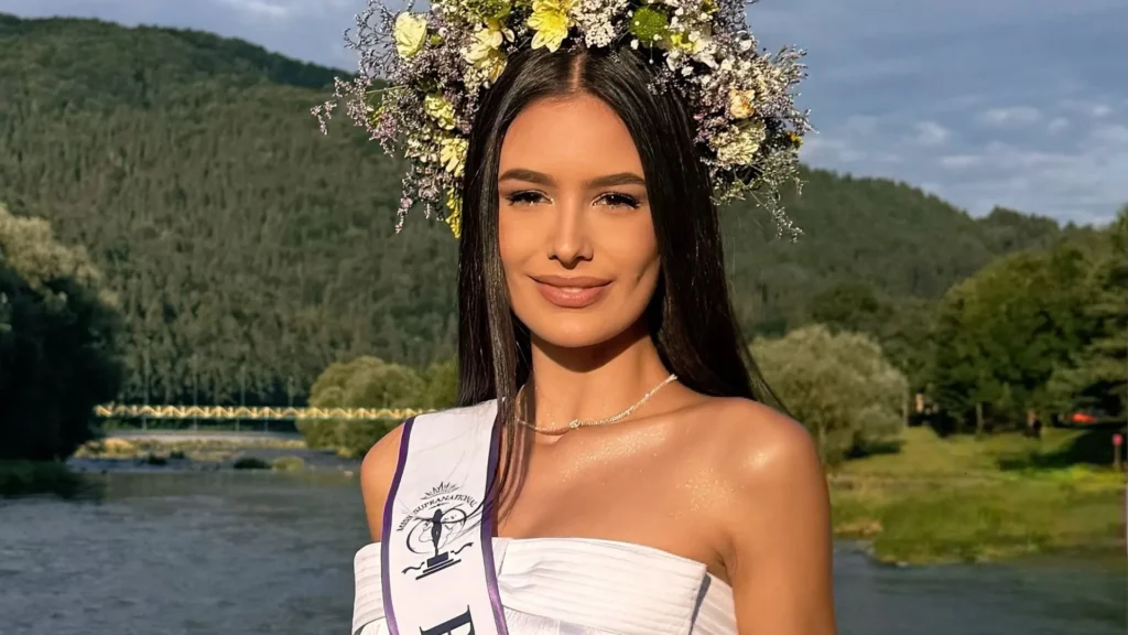 Lara Marina, ex-Miss Brasil, permanece internada para acompanhamento gestamental