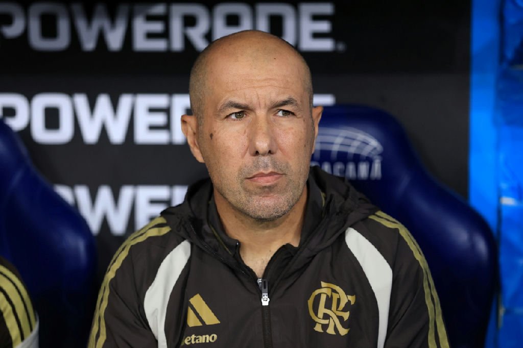 Leonardo Jardim exalta torcida e desempenho do Flamengo após classificação na Libertadores