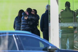Lionel Messi presta homenagem ao pai em cerimônia íntima em Rosário