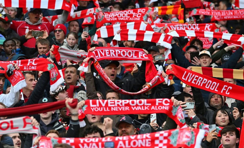 Liverpool recebe investimento de consórcio com Jeff Bezos e Eduardo Saverin