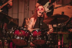 Lorena Martins homenageia Rita Lee em show no Centro Cultural SESI Casa Branca