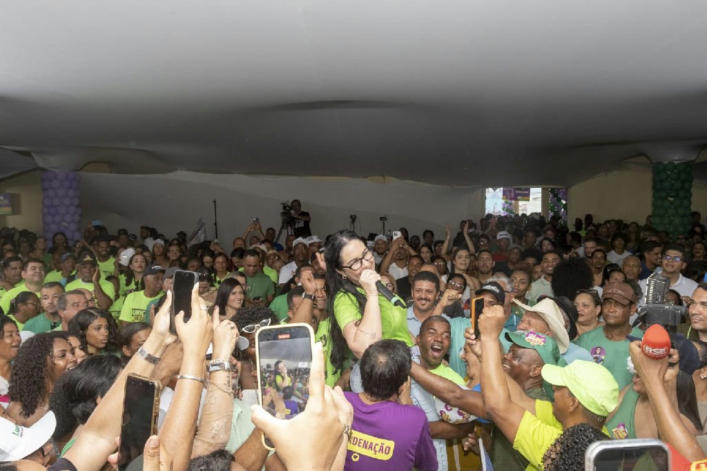 Ludmilla Fiscina oficializa candidatura à reeleição em Alagoinhas