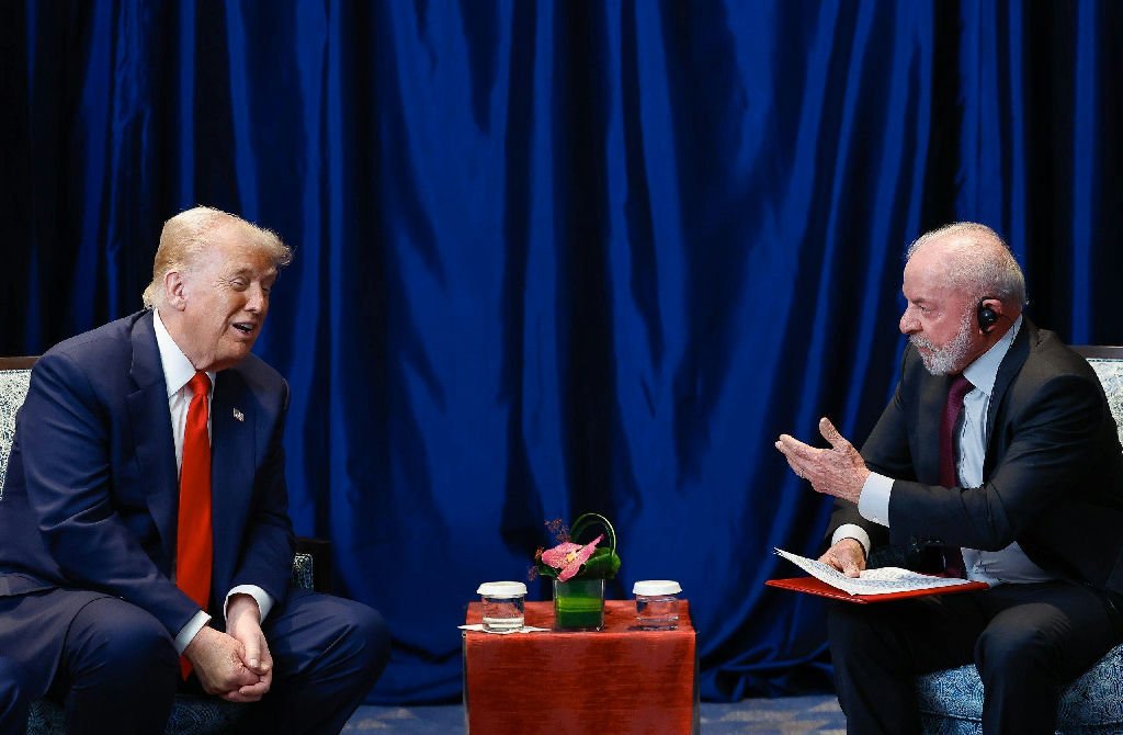 Lula e Trump discutem tarifas e cooperação global em telefonema de longa duração