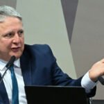 Ministério Público pede...