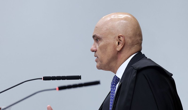 Moraes aponta lavagem cerebral em usuários de redes sociais durante evento em São Paulo