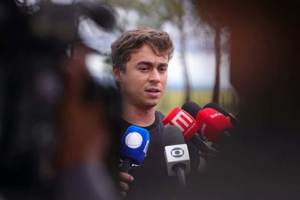 Nikolas Ferreira ironiza suspensão de lives no Discord e critica influência de Janja