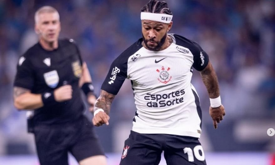 Patrocinadora dobra aposta para viabilizar permanência de Memphis Depay no Corinthians