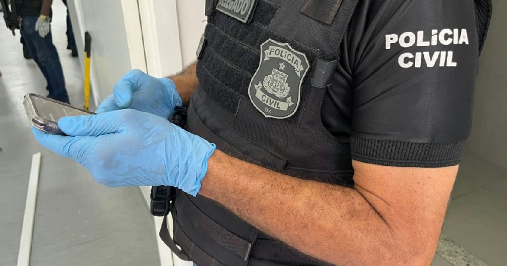 Polícia Civil prende mulher suspeita de articular homicídio de companheiro em Mata de São João