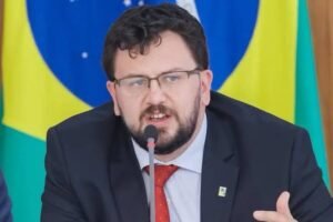 Polícia Federal investiga elo entre empresária e ex-assessor de Lula em contrato de canabidiol