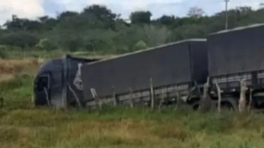 Polícia Militar resgata motorista e recupera caminhão roubado na Br-324