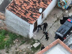 Polícia prende dupla suspeita de espalhar falso toque de recolher na Bahia