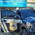 Polícia prende homem...
