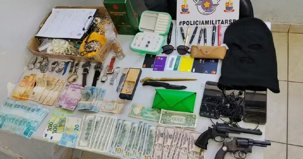 Polícia prende quadrilha após roubo milionário de joias e dinheiro em São Paulo