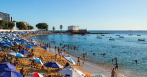 Porto da Barra ganha boias de proteção para garantir segurança de banhistas