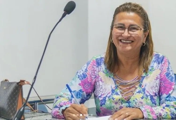 Prefeita de Taperoá enfrenta ação popular por suspeita de fraude milionária