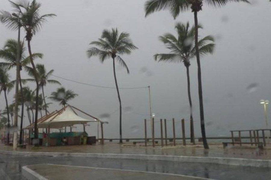 Previsão de chuva em Salvador deve persistir ao longo da semana