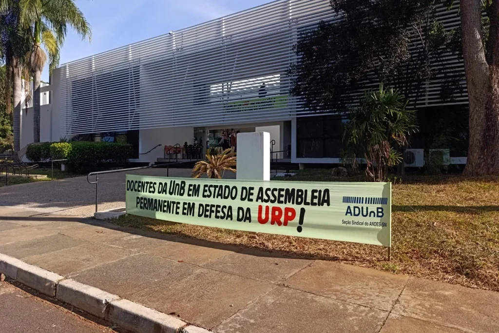 Professores da Unb mantêm indicativo de greve e buscam negociação sobre URP