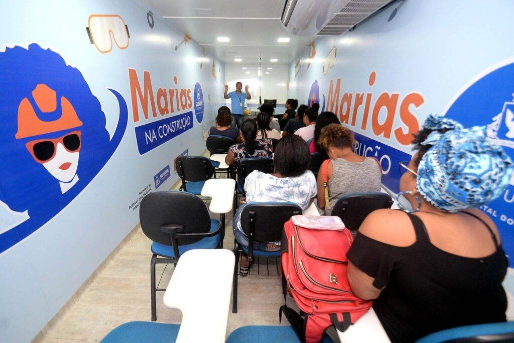 Salvador amplia qualificação feminina com 950 vagas no programa Marias na Construção