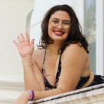Sarah Oliveira lança...