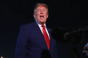 Tensões no Estreito de Ormuz escalam após declarações de Trump e autoridades iranianas