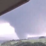 Tornado causa destruição...