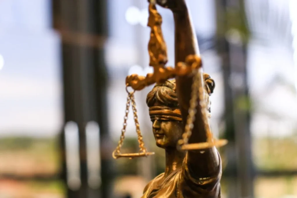 Trabalhador obtém indenização após desvio de função em Minas Gerais