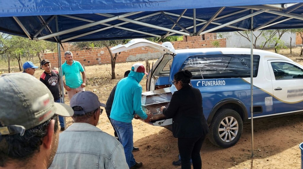 Tragédia em Poço Redondo: comunidade se despede de vítimas de acidente com ambulância