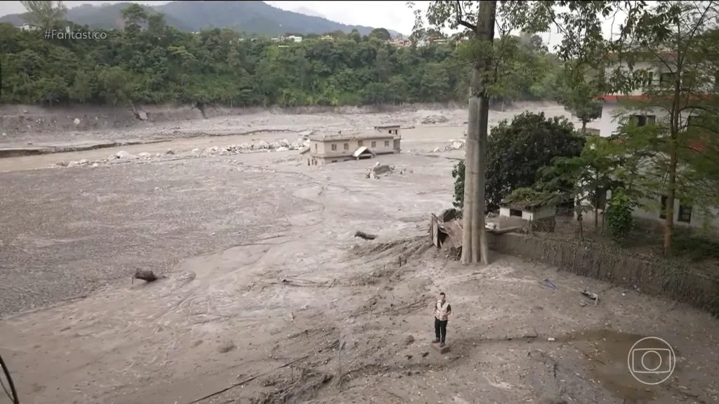 Tragédia no Nepal: avalanche de lama e rompimento de rios devastam cidades inteiras
