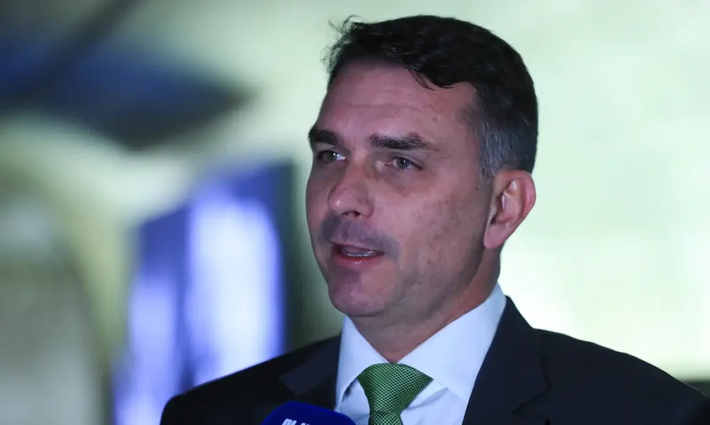 TSE ordena remoção de vídeo com inteligência artificial envolvendo Flávio Bolsonaro