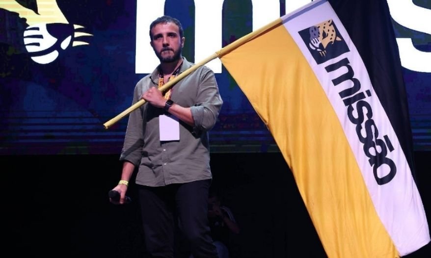 TSE suspende campanha de Renan Santos após irregularidades em redes sociais