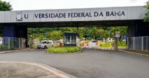 Ufba aciona Polícia Federal após agressão e tumulto envolvendo deputado na Facom