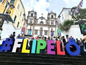 Vans gratuitas conectam Estação Campo da Pólvora ao Pelourinho durante a Flipelô