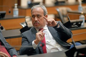 Vitor Azevedo inicia maratona eleitoral com visitas a três cidades baianas
