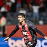 Vitória brilha no...