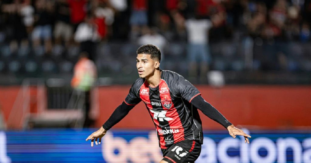 Vitória brilha no Barradão, vira sobre Athletico-pr e avança na Copa do Brasil