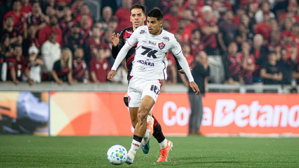 Vitória enfrenta Athletico-pr em busca da virada nas oitavas da Copa do Brasil
