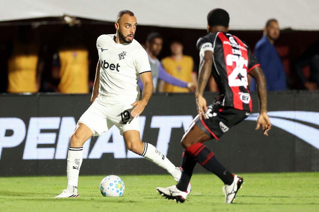 Vitória supera Botafogo no Barradão e ganha fôlego para o clássico Bavi