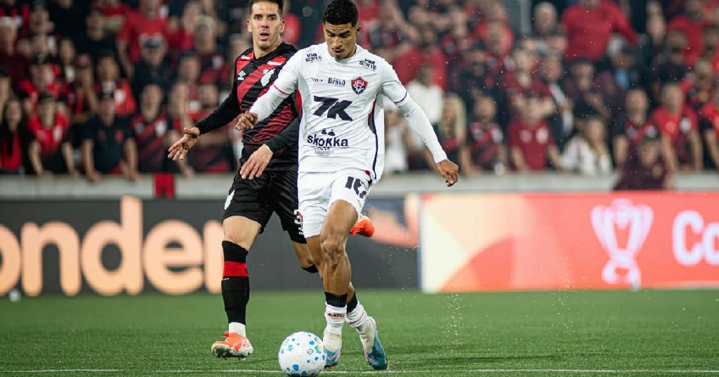 Vitória tenta reverter desvantagem e voltar às quartas da Copa do Brasil após 14 anos