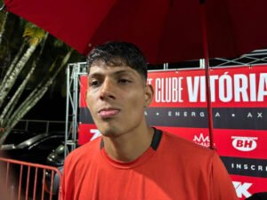 Zé Vitor valoriza desempenho do Vitória e projeta foco total para o clássico Bavi