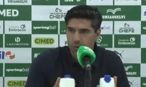 Abel Ferreira questiona uso de microfones e critica arbitragem após empate do Palmeiras