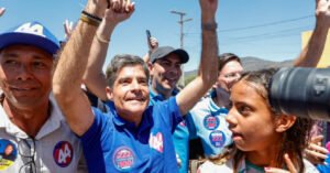 ACM Neto promete hospital regional na Chapada Diamantina durante ato político em Piatã