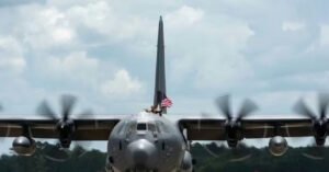 Aeronave dos EUA usada na captura de Maduro chega a Campo Grande para treinamento militar