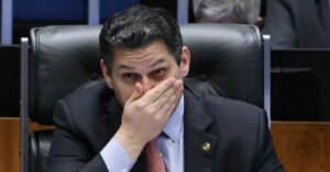 Alcolumbre rebate reportagem sobre mensagens trocadas com Daniel Vorcaro