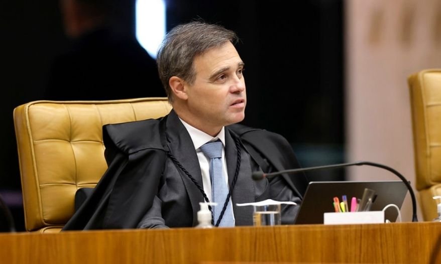 André Mendonça apresenta comprovantes de pagamento após polêmica sobre alfaiataria