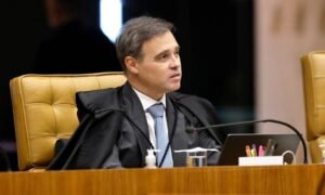 André Mendonça extingue ação de Zé Trovão contra reajuste do Bolsa Família