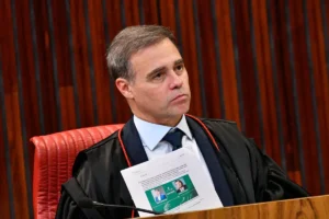 André Mendonça registra salto de 1,3 milhão de seguidores após embate com Moraes