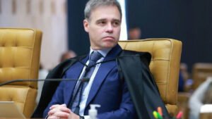 André Mendonça solicita suporte da Polícia Federal para acessar dados de celular