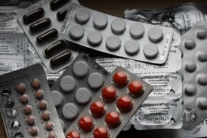 Anvisa suspende testes de terapia celular da Novartis após mortes em estudos globais