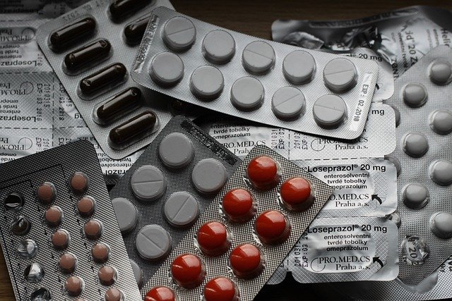 Anvisa suspende testes de terapia celular da Novartis após mortes em estudos globais